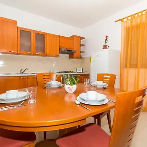 Ana Apartmán